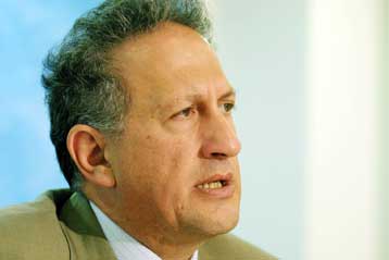 Η τέχνη καυτηριάζει τη «Γραφειοκρατία» στο υπουργείο Εσωτερικών