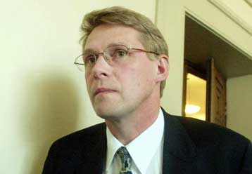 Ο κεντρώος Μάτι Βάνχανεν ανέρχεται στον πρωθυπουργικό θώκο της Φινλανδίας