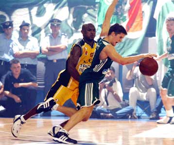 Τίτλος ή πέμπτος τελικός για Παναθηναϊκό και ΑΕΚ;