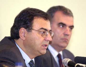 Αρχίζει ο διάλογος για το ωράριο των εμπορικών καταστημάτων