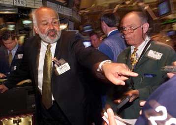 Με θετικό πρόσημο άνοιξε η Γουόλ Στριτ την Τετάρτη – Όλα τα βλέμματα στη Fed