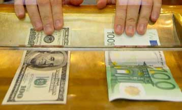 Το δολάριο διευρύνει τα κέρδη του μετά τη μείωση των επιτοκίων της Fed