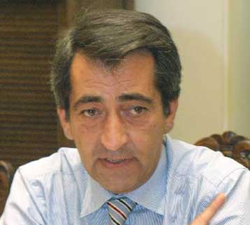 Για αδράνεια στην πάταξη του παρεμπορίου κατηγορεί την κυβέρνηση ο Εμπορικός Σύλλογος