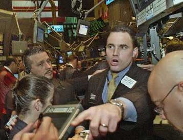 Μεικτές τάσεις στη Γουόλ Στριτ την Πέμπτη – Ράλι του δολαρίου