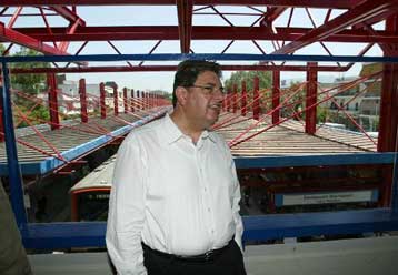 Τους ανακαινισμένους σταθμούς του ΗΣΑΠ σε Πετράλωνα και Μοσχάτο εγκαινίασε ο Χρ.Βερελής