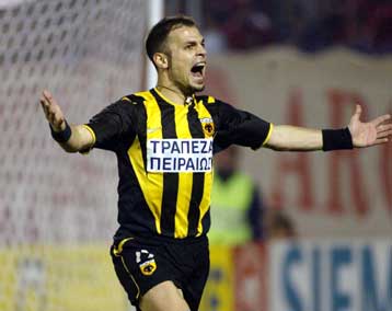 Υπογράφει στην Παρί ο Ντέμης Νικολαΐδης