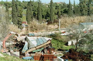 Σωρεία παρανομιών εντόπισαν οι ελεγκτές του ΥΠΕΧΩΔΕ στον Κηφισό