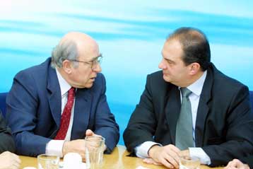 Πρόωρες εκλογές ζήτησε εκ νέου ο Κώστας Καραμανλής από τη Λάρισα