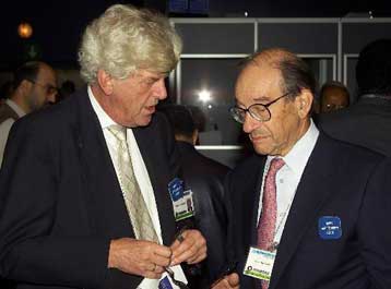 Ασθενές δολάριο και αποπληθωρισμός απειλούν την ανάκαμψη της παγκόσμιας οικονομίας