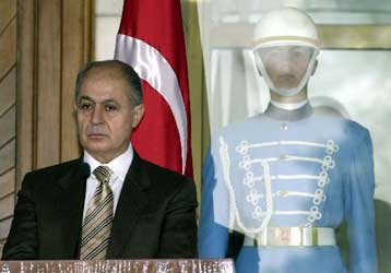 Αρνήθηκε να επικυρώσει τις ευρωπαϊκές μεταρρυθμίσεις ο Τούρκος πρόεδρος