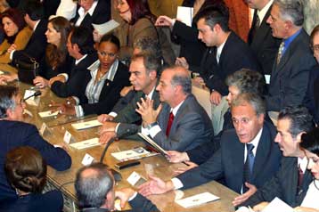 Δεν θα αυξηθούν οι οίκοι ανοχής εν όψει 2004, απαντά ο Δήμος Αθηναίων στη ΔΙΣ