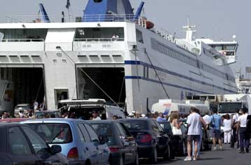 Παρελθόν από τις 10 Ιουλίου τα εκδοτήρια εισιτηρίων εντός του λιμανιού του Πειραιά