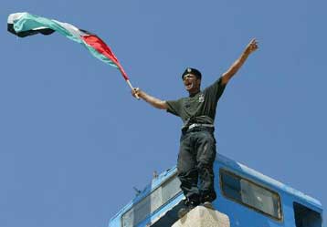 Σαρόν και Αμπάς ενώπιος ενωπίω την Τρίτη στη σκιά μεμονωμένων επεισοδίων βίας