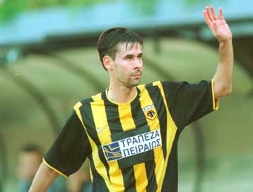 Σε οριακό πλέον σημείο οι σχέσεις της διοίκησης της ΑΕΚ με τον Βασίλη Τσάρτα