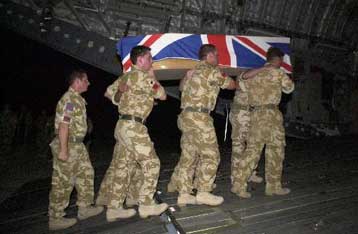 Αποφασισμένες να παραμείνουν στο Ιράκ οι ΗΠΑ και η Βρετανία παρά το εχθρικό κλίμα