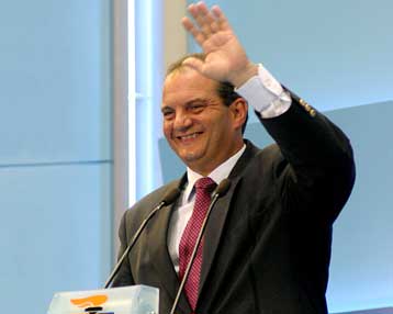 Με 8% μπροστά η ΝΔ σύμφωνα με νέα δημοσκόπηση – Προβάδισμα Σημίτη έναντι Καραμανλή
