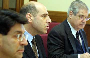 Και άλλες ελαφρύνσεις ζητούν οι βιομήχανοι από την κυβέρνηση