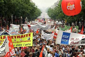 Η γαλλική Εθνοσυνέλευση ψήφισε το νόμο για τη μεταρρύθμιση του συνταξιοδοτικού