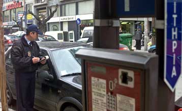 «Επιστρέφει» το σύστημα ελεγχόμενης στάθμευσης στους κεντρικούς δρόμους της Αθήνας