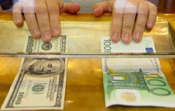 Κάτω από τα 1,15 δολάρια υποχωρεί το ευρώ