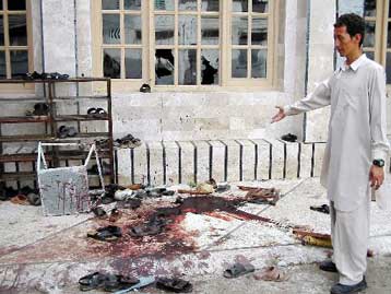 Στους 48 οι νεκροί από την επίθεση σε τέμενος στο Πακιστάν