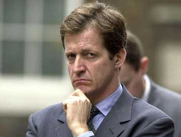 Η βρετανική Βουλή ασκεί κριτική, αλλά κηρύσσει «αθώα» την κυβέρνηση Μπλερ για το Ιράκ