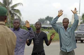 Δέκα διαδηλωτές νεκροί από τα πυρά της αστυνομίας στη Νιγηρία