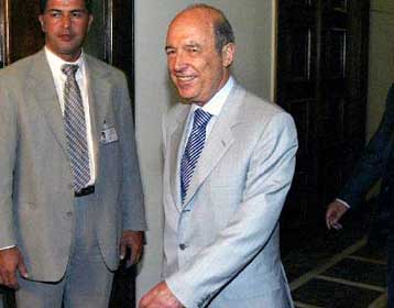 Σειρά συσκέψεων Σημίτη για την οριστικοποίηση των παρεμβάσεων στο πολιτικό σύστημα