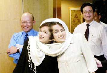 Απεβίωσαν οι σιαμαίες από το Ιράν μετά την επέμβαση διαχωρισμού τους