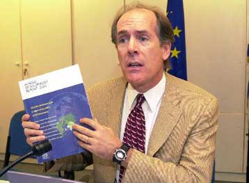 Σε κίνδυνο η μάχη κατά της παγκόσμιας φτώχειας, προειδοποιεί ο ΟΗΕ