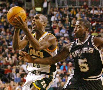 Πολύ κοντά στους Λος Αντζελες Λέικερς βρίσκεται ο Γκάρι Πέιτον