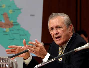 «Δεν υπήρχαν καινούρια στοιχεία για το Ιράκ, αλλά νέο πρίσμα» δήλωσε ο Ράμσφελντ