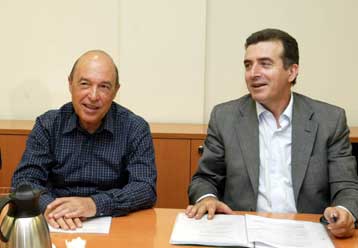 Συσπείρωση και δουλειά ζήτησε από τα όλα τα μέλη του ΠΑΣΟΚ ο Κώστας Σημίτης