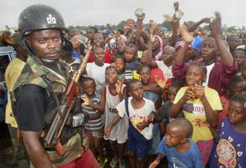 Αφρικανική ειρηνευτική δύναμη μεταβαίνει στη Λιβερία