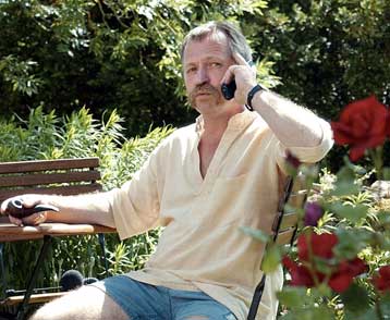 Xάρη δύο μηνών απένειμε στον Ζοζέ Μποβέ ο Ζακ Σιράκ