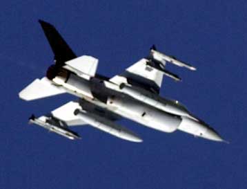 Έπιασε λιμάνι το «Πίρι Ρέις», βγήκαν ξανά όμως τα πολεμικά αεροσκάφη