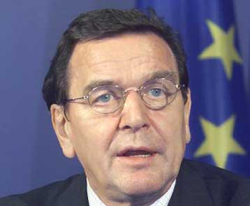 Παρέμβαση της ΕΚΤ για την εξασθένηση του ευρώ ζητά ο Γκέρχαρντ Σρέντερ