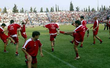 Πανηγυρική ατμόσφαιρα δημιούργησαν στη Ριζούπολη 6.000 φίλοι του Ολυμπιακού