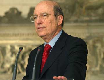 Οι θεσμικές αλλαγές και το νέο κοινωνικό συμβόλαιο στις προτεραιότητες του Κ.Σημίτη