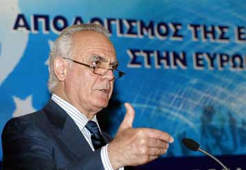 Aνανέωση παντού και αναλογικότερο εκλογικό νόμο ζητά ο Τσοχατζόπουλος