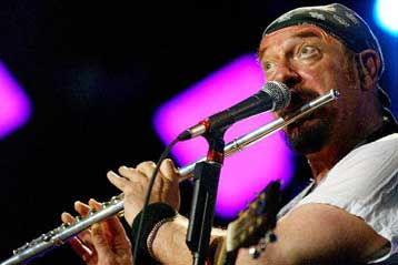 Οι Jethro Tull και ο Ίαν Αντερσον στη σκηνή του Ηρωδείου