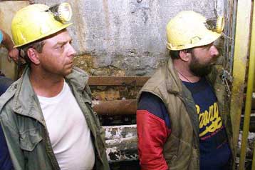 Συγκέντρωση διαμαρτυρίας των μεταλλωρύχων της TVX στο κέντρο της Αθήνας