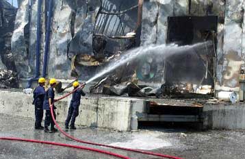Κανένα πρόβλημα από την πυρκαγιά στις αποθήκες χάρτου, τονίζουν ΔΟΛ και Πήγασος