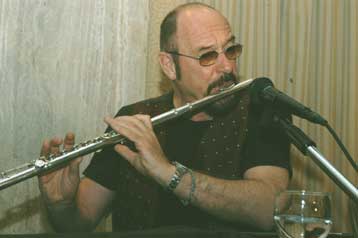 Ο Ίαν Αντερσον μιλά για τους Jethro Tull λίγες ώρες πριν από τη συναυλία στο Ηρώδειο