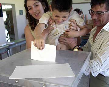 Από την Τρίτη οι ετεροδημότες θα μπορούν να ζητήσουν αλλαγή εκλογικού τμήματος