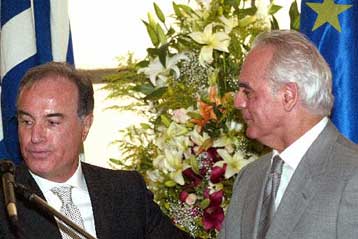 Πρωτοβουλίες για την αντιμετώπιση της ακρίβειας μελετά η κυβέρνηση