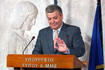 Η κυβέρνηση επιθυμεί ήπιο πολιτικό κλίμα, υπογραμμίζει ο Χρ.Πρωτόπαπας