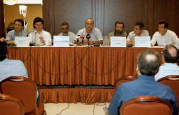 Για «χαριστικές συμφωνίες» στον όμιλο Λάτση κάνουν λόγο οι εργαζόμενοι των ΕΛΠΕ