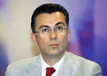 Η ακρίβεια δεν αντιμετωπίζεται με συσκέψεις και ευχολόγια, σχολιάζει η Νέα Δημοκρατία