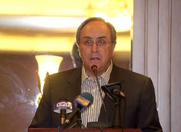 Κριτική στην κυβέρνηση από τον πρόεδρο του ΣΥΝ σε περιοδεία στη Δυτική Αττική